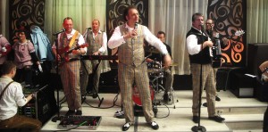 Karneval_altweiber_duesseldorf_weiber_om_deck