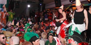 Karneval_altweiber_duesseldorf_ufer8_6